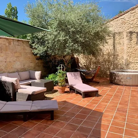 '1786' Au Bourg Nyaraló