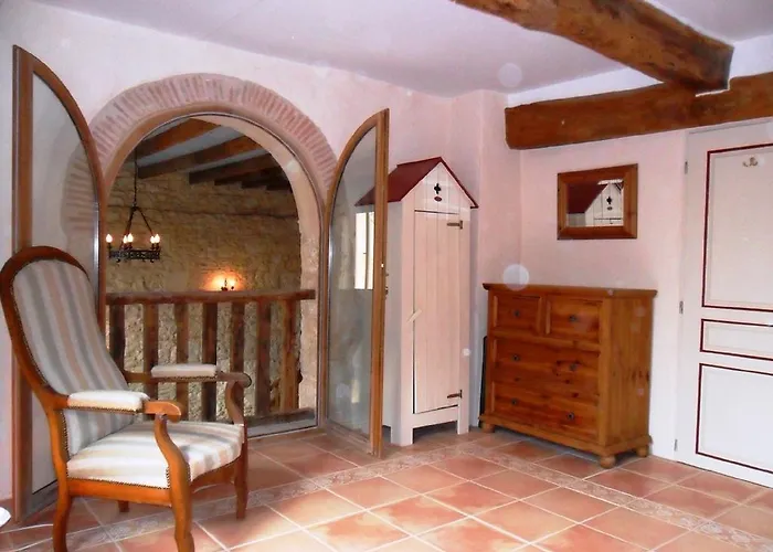 '1786' Au Bourg بيت للعطل *